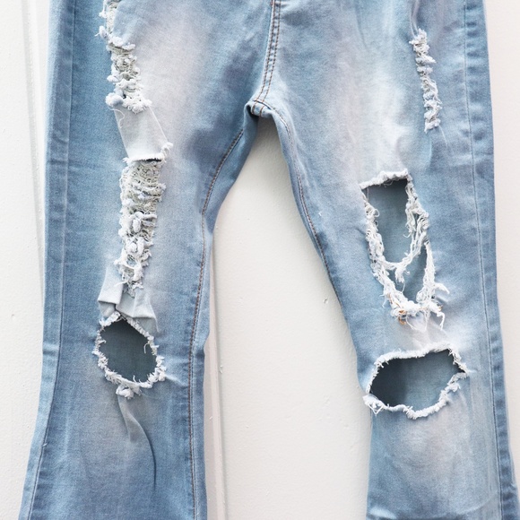 ❤️ NWT Flare Fringe Shredded Light Wash - Picture 8 of 9